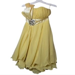 One-Shoulder Chiffon A-Line Lady Dress With Broach and Ruched Waist Elegant